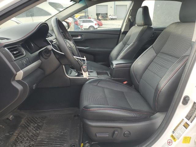 Седани TOYOTA CAMRY 2015 Білий