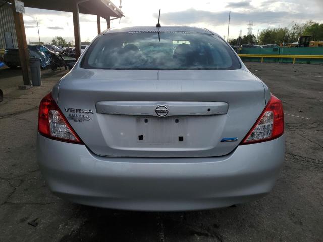  NISSAN VERSA 2014 Сріблястий