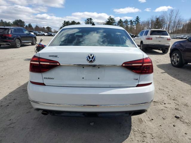  VOLKSWAGEN PASSAT 2017 Білий