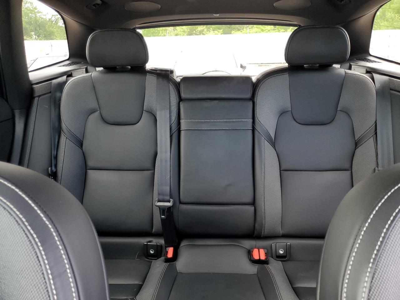 2021 Volvo Xc60 T5 R-Design VIN: YV4102RM7M1881525 Lot: 54326905