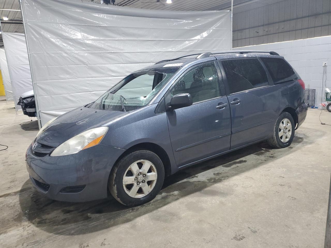 2007 Toyota Sienna Ce продається в Candia, NH - All Over