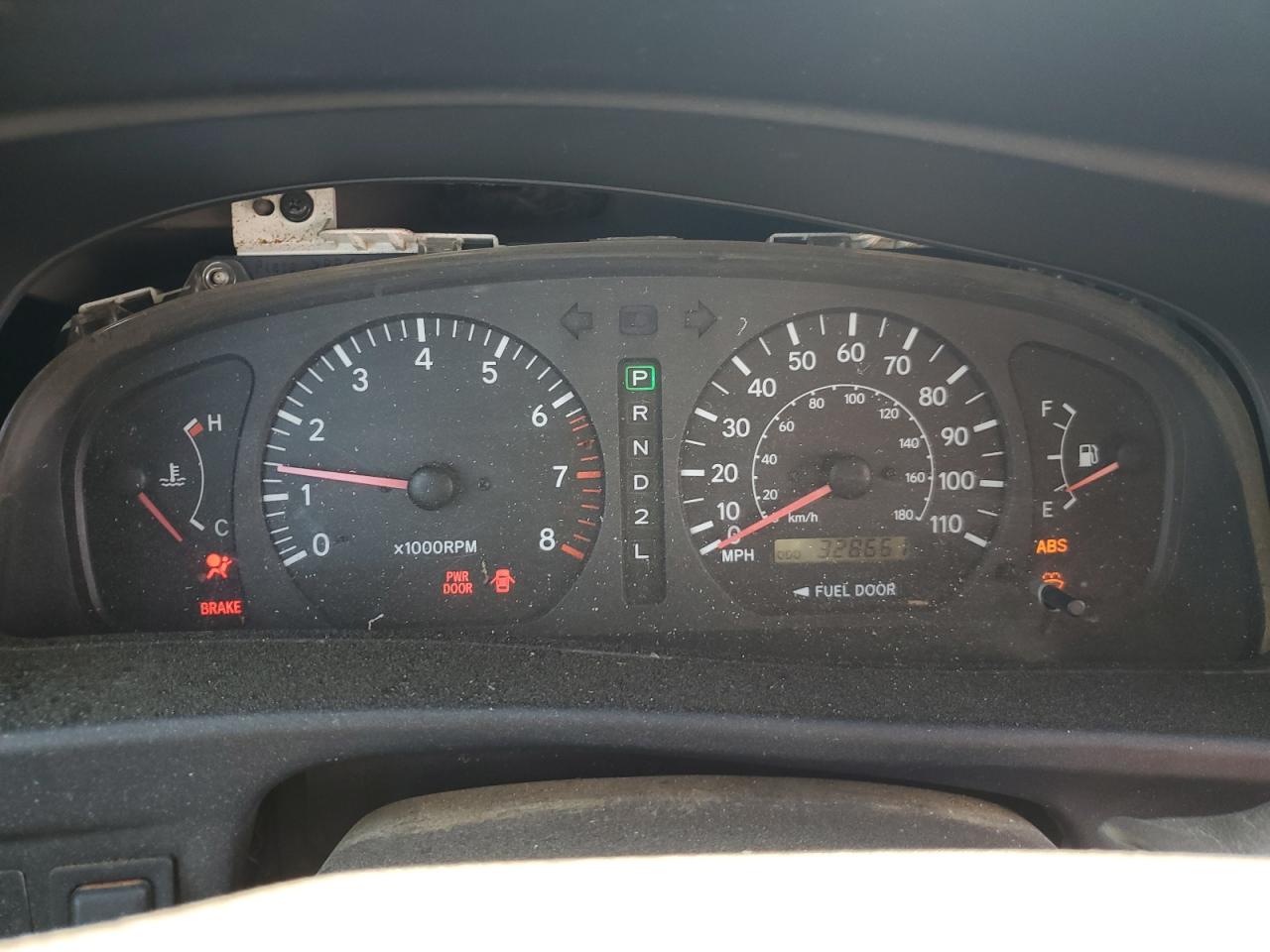2000 Toyota Sienna - Image 9