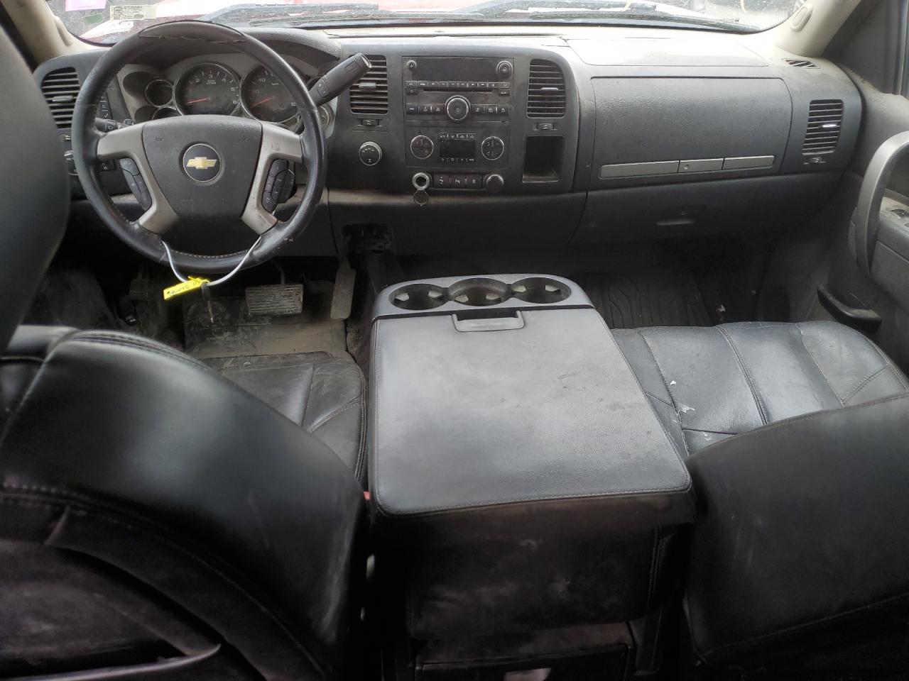 2011 Chevrolet Silverado - Image 8