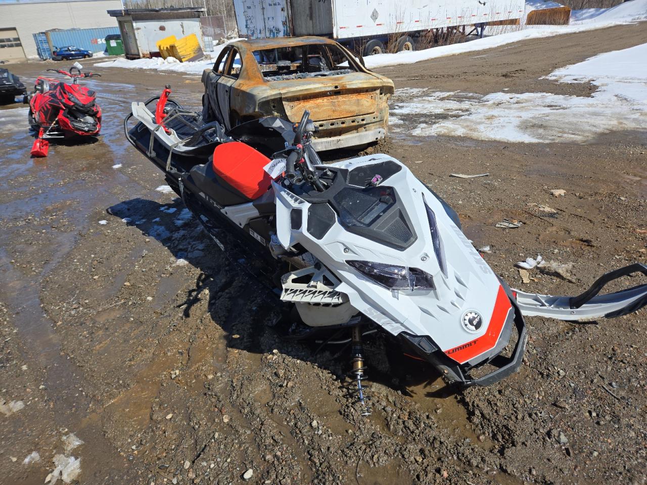 2021 Skidoo Summit X 8 for Sale in Montreal-est, QC - Front End