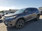 2017 Toyota Highlander Le იყიდება Fresno-ში, CA - Vandalism