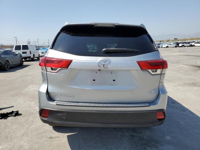  TOYOTA HIGHLANDER 2019 Srebrny