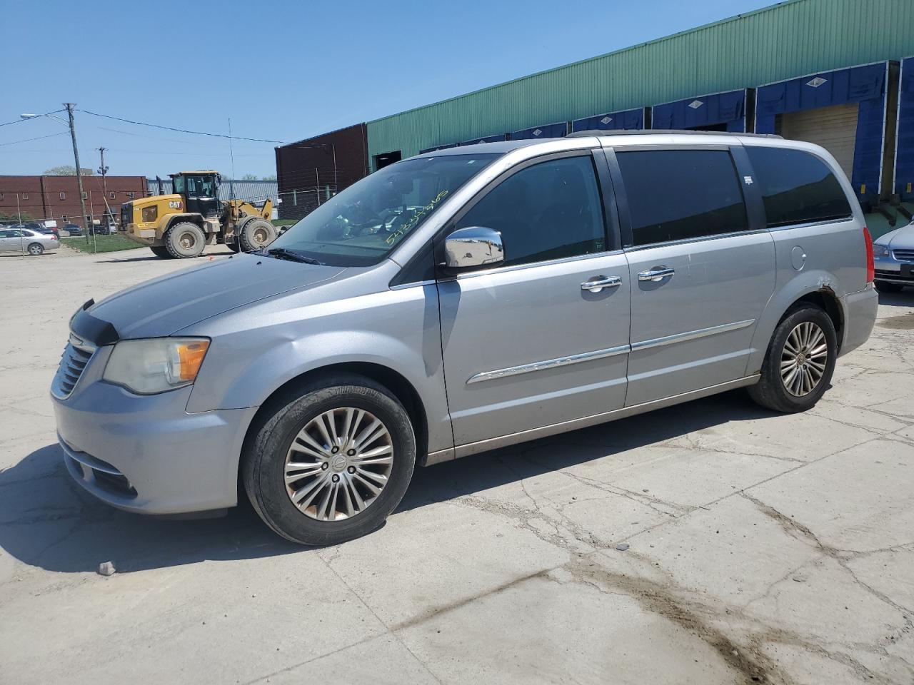2013 Chrysler Town & Country Touring L for Sale in Columbus, OH - Minor Dent/Scratches