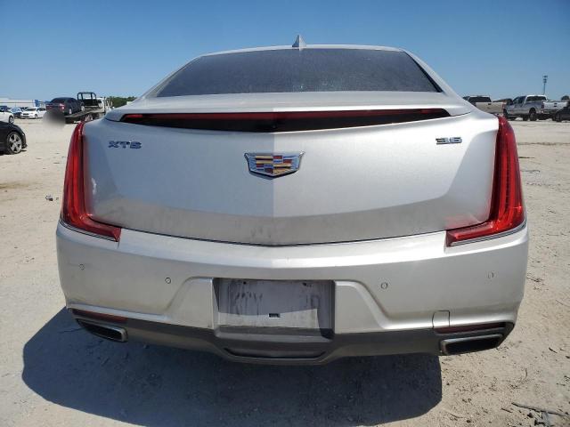  CADILLAC XTS 2018 Srebrny