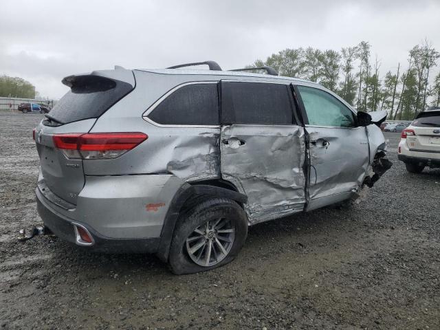  TOYOTA HIGHLANDER 2018 Srebrny