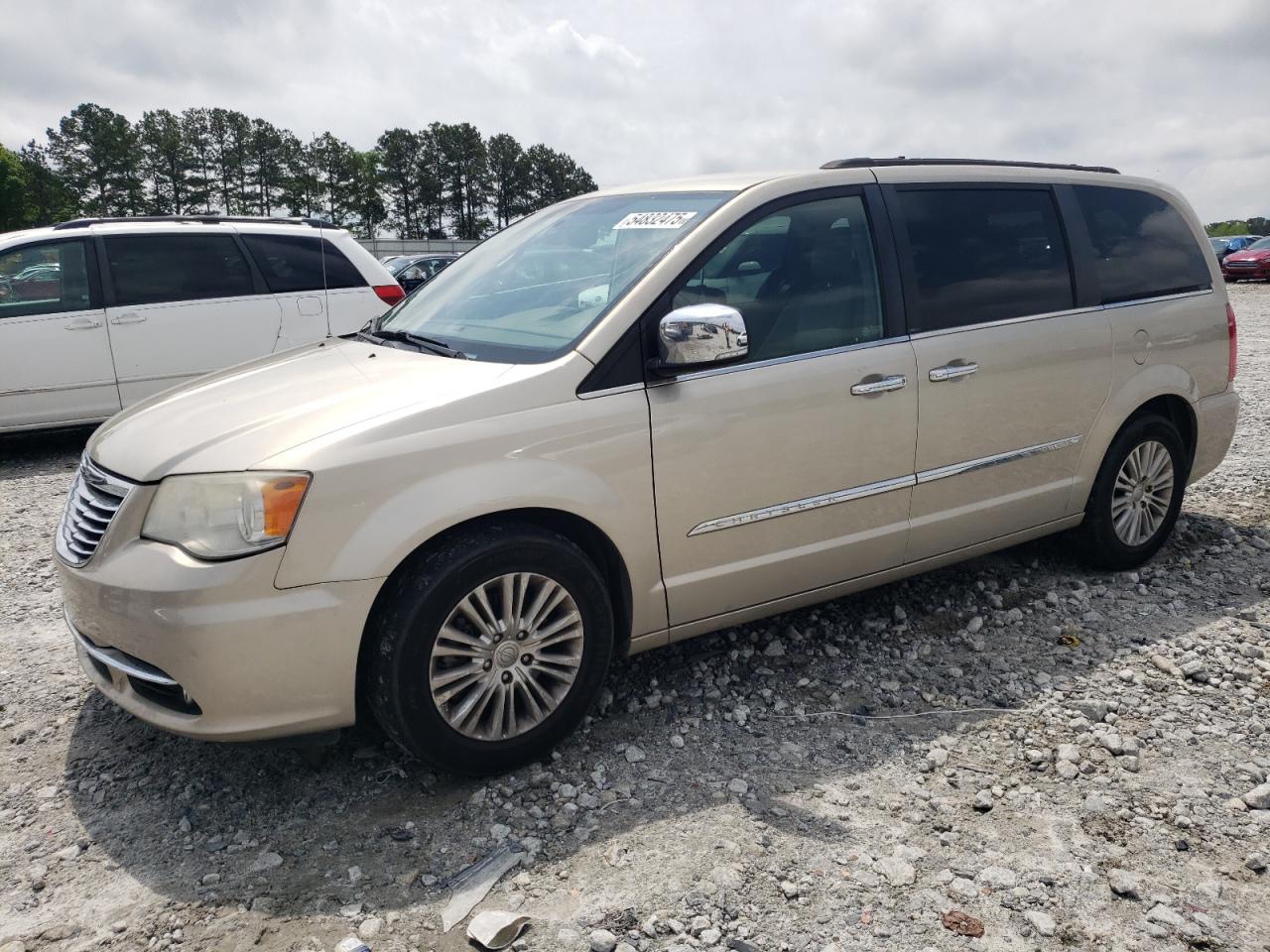 2013 Chrysler Town & Country Touring L for Sale in Loganville, GA - Minor Dent/Scratches