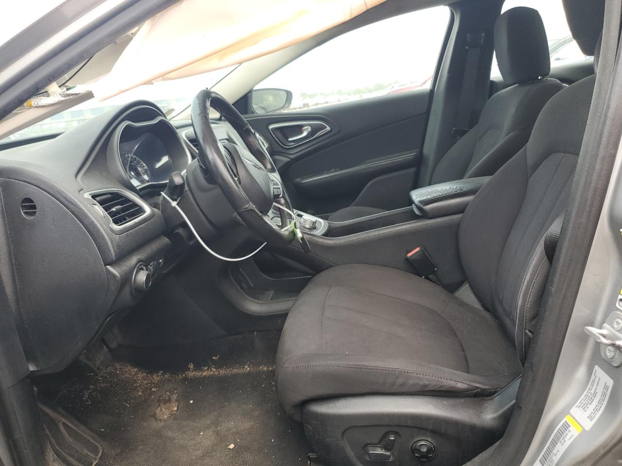 2015 Chrysler 200 - Image 7