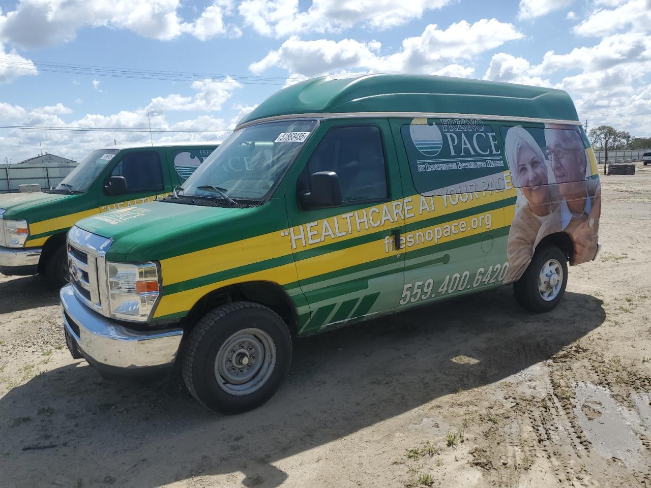 2009 Ford Econoline E150 Van en Venta en Fresno, CA - Minor Dent/Scratches