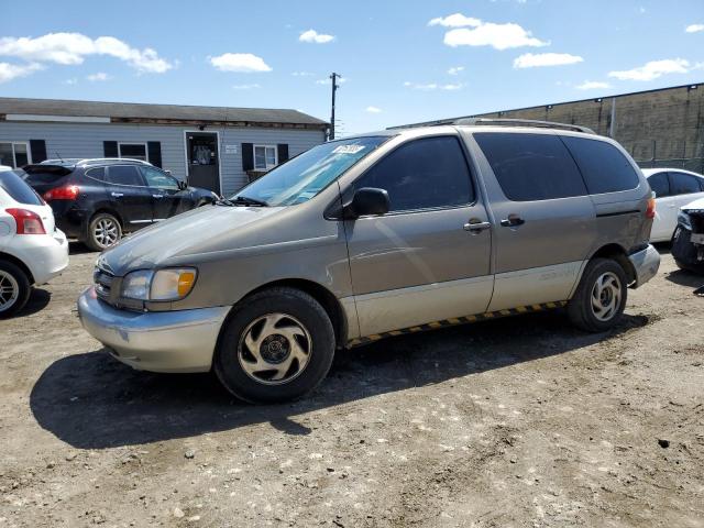 1999 Toyota Sienna Le