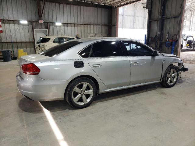  VOLKSWAGEN PASSAT 2015 Серебристый