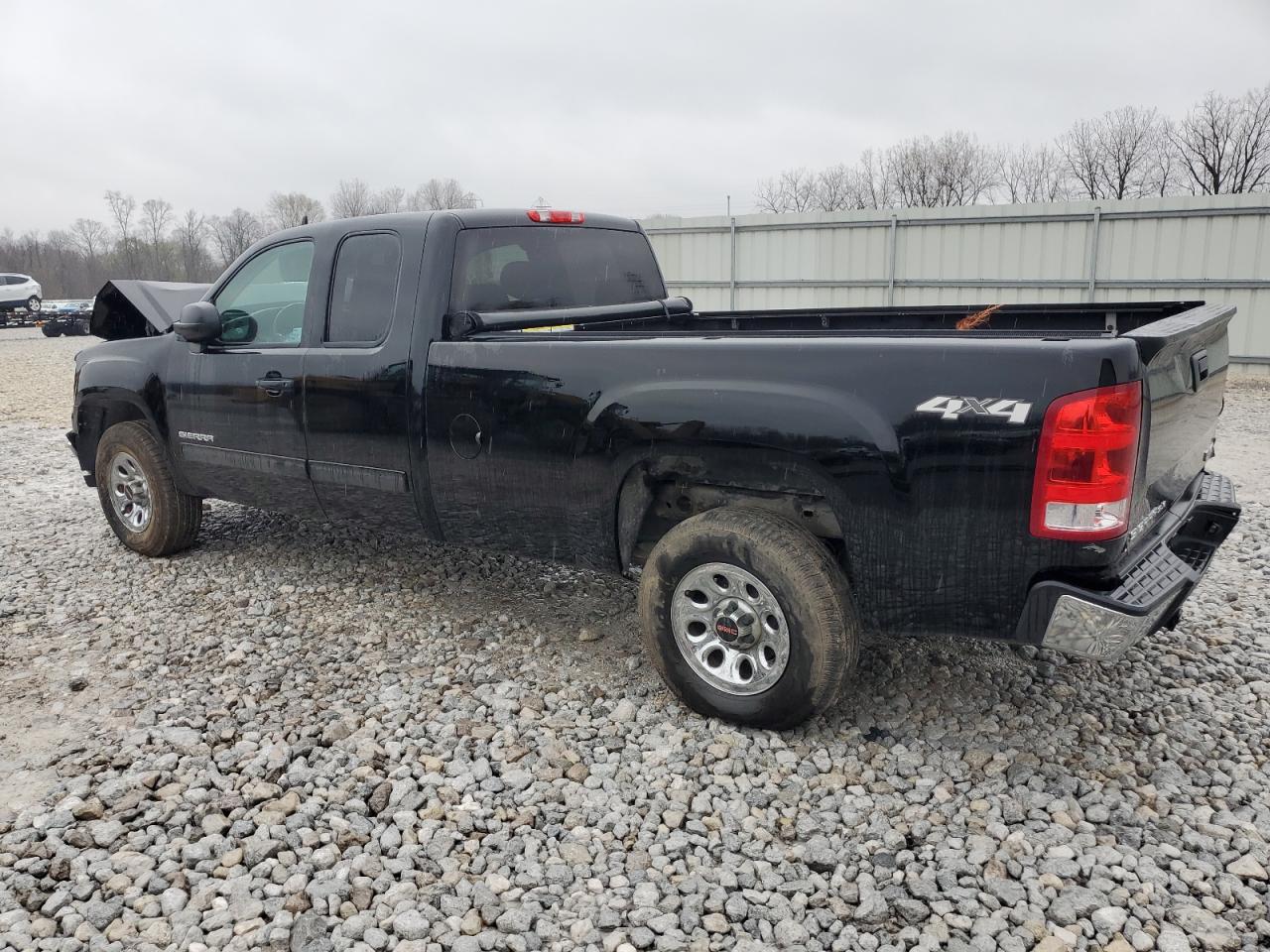 2011 GMC Sierra - Image 2