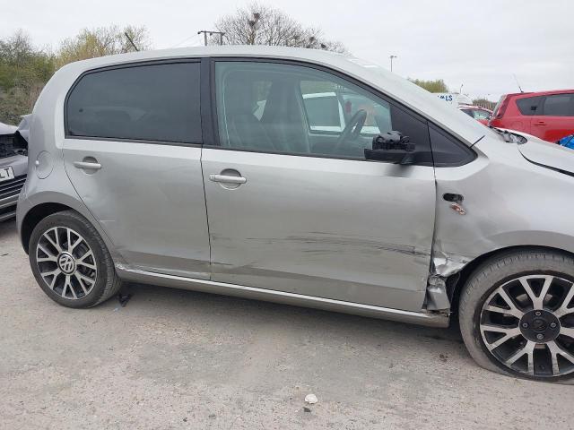 2014 VOLKSWAGEN GROOVE UP