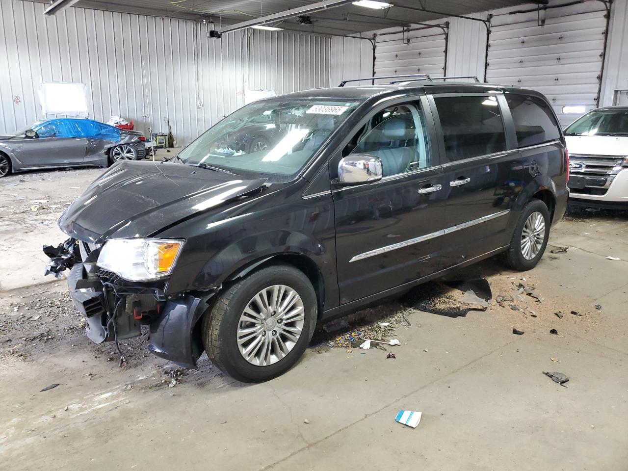 2015 Chrysler Town & Country Touring L იყიდება Franklin-ში, WI - All Over