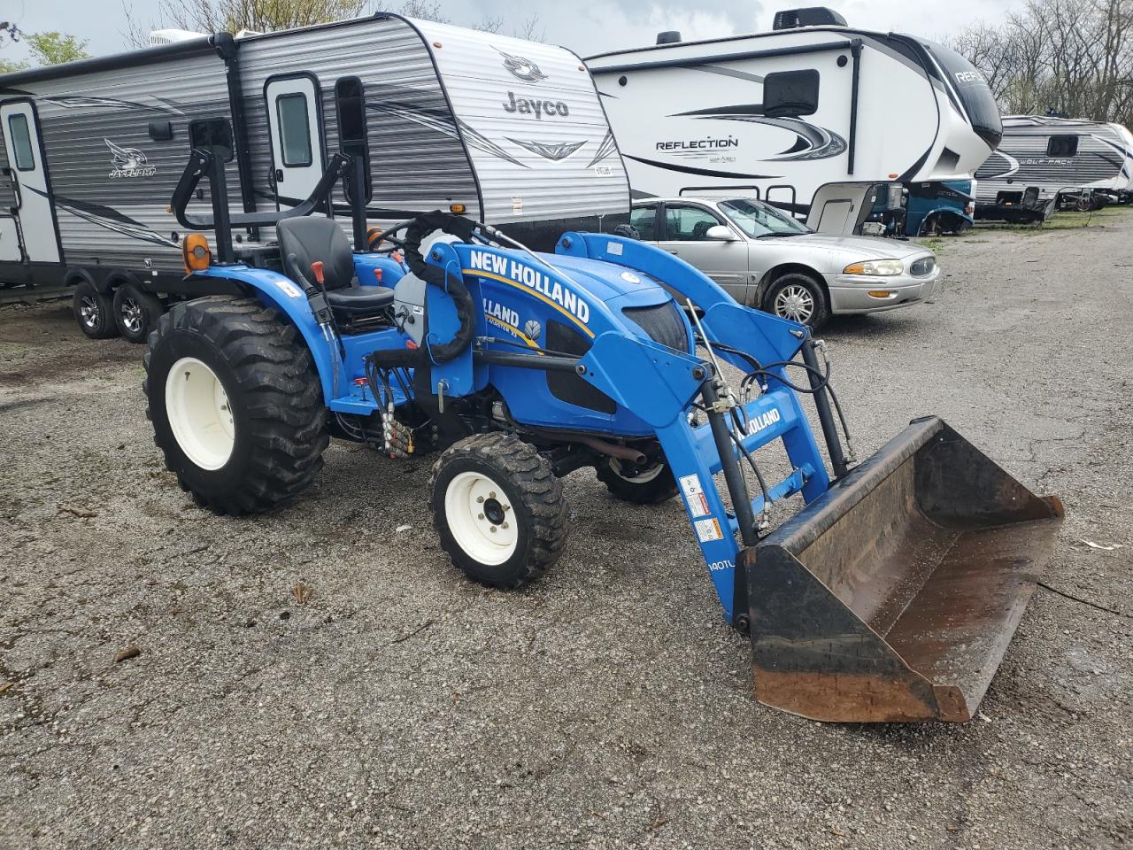 2015 New Holland Workmaster for Sale in Fort Wayne, IN - Undercarriage