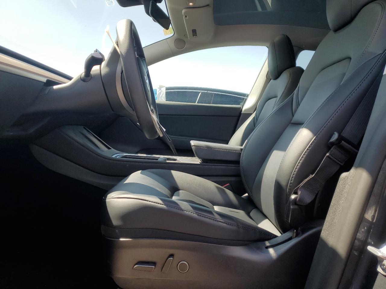 2022 Tesla Model Y VIN: 7SAYGDEE2NF443711 Lot: 50913815
