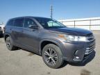 2017 Toyota Highlander Le იყიდება Fresno-ში, CA - Vandalism