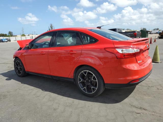 Sedans FORD FOCUS 2013 Czerwony