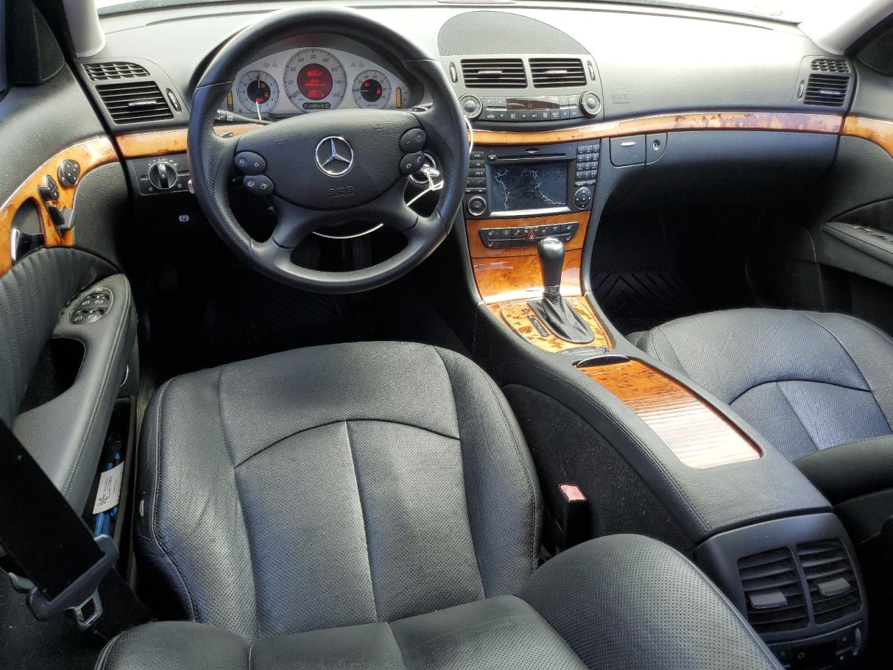 2009 Mercedes-Benz E 550 VIN: WDBUF72X29B437422 Lot: 54051835