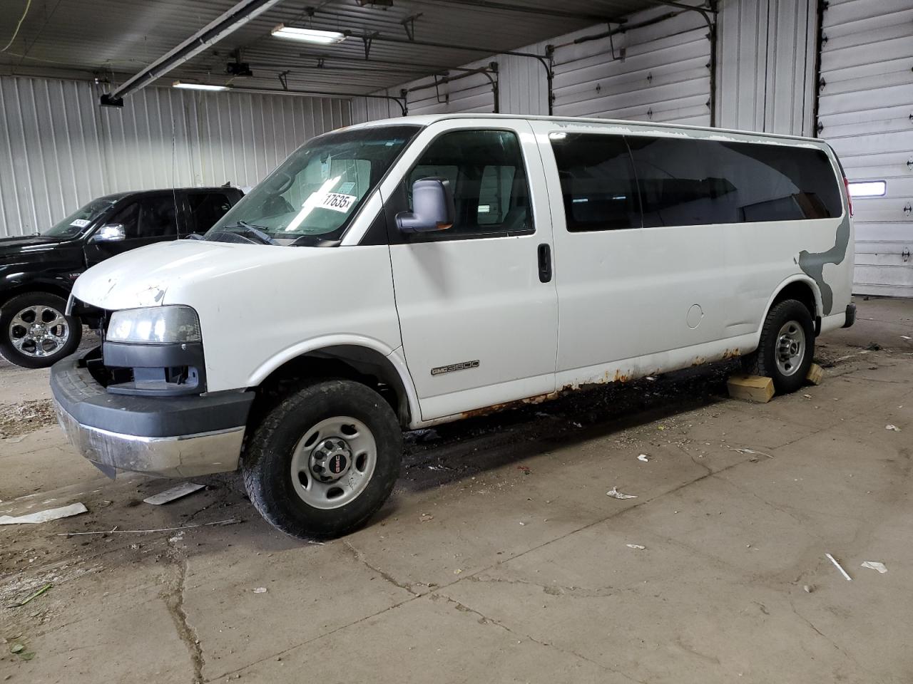 2006 Gmc Savana G3500 for Sale in Franklin, WI - Stripped