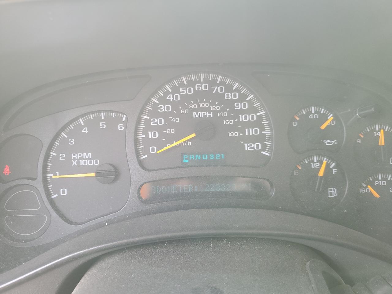 2005 Chevrolet Suburban K1500 VIN: 3GNFK16ZX5G110659 Lot: 51700115