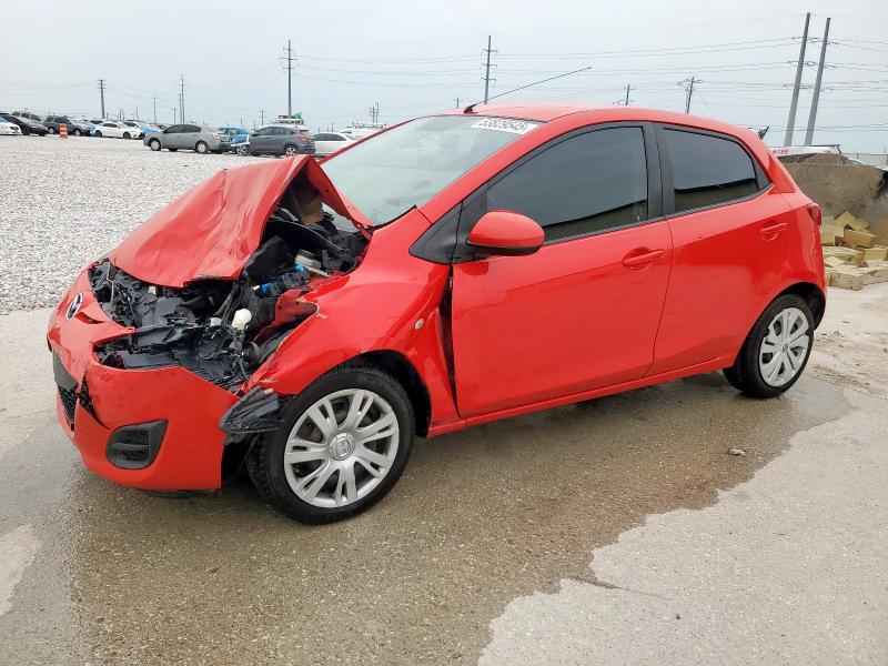  MAZDA 2 2014 Красный