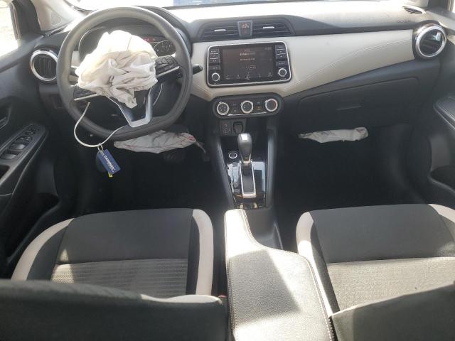  NISSAN VERSA 2020 Красный