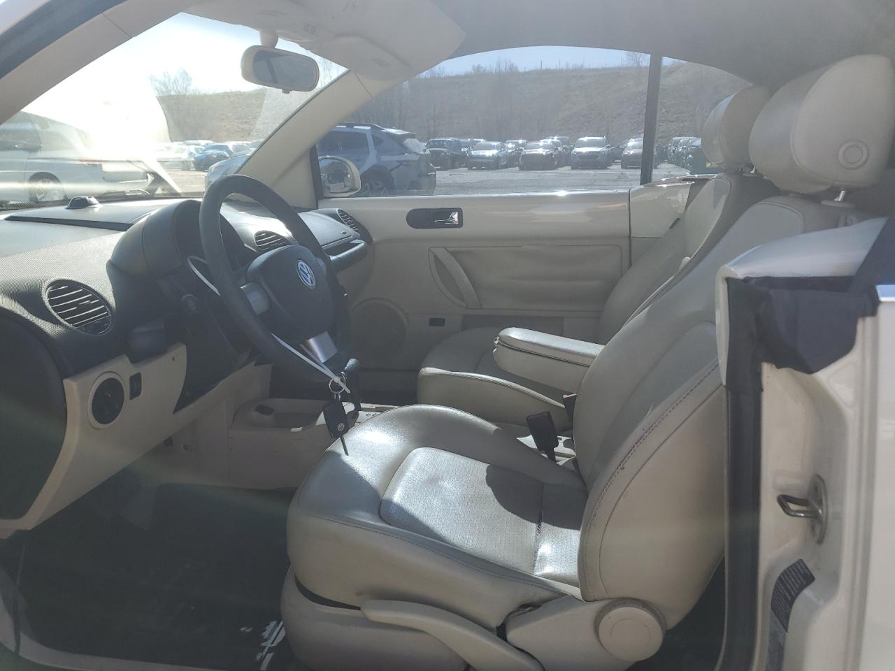 2006 Volkswagen New Beetle Convertible Option Package 1 VIN: 3VWRF31Y56M300258 Lot: 52925475