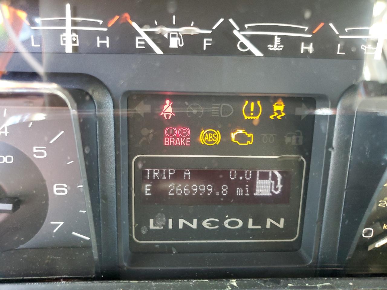 2011 Lincoln Navigator VIN: 5LMJJ2J5XBEJ04548 Lot: 52440525