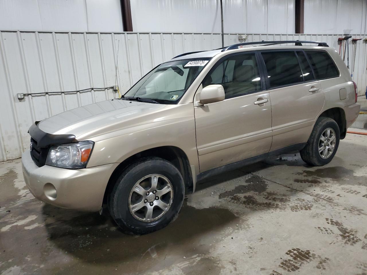 2005 Toyota Highlander Limited for Sale in West Mifflin, PA - Normal Wear