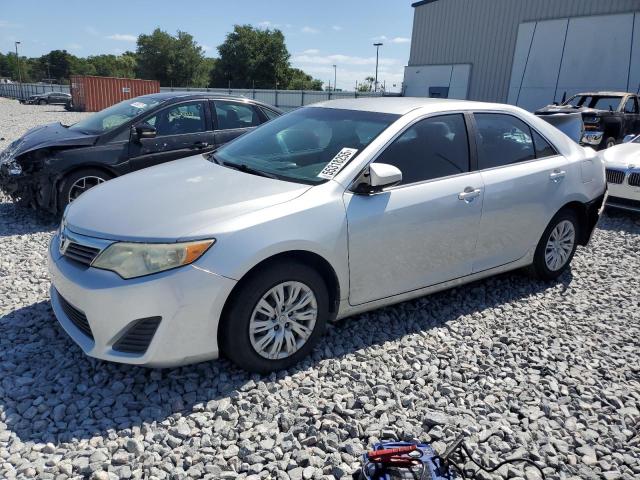 Седаны TOYOTA CAMRY 2014 Серебристый