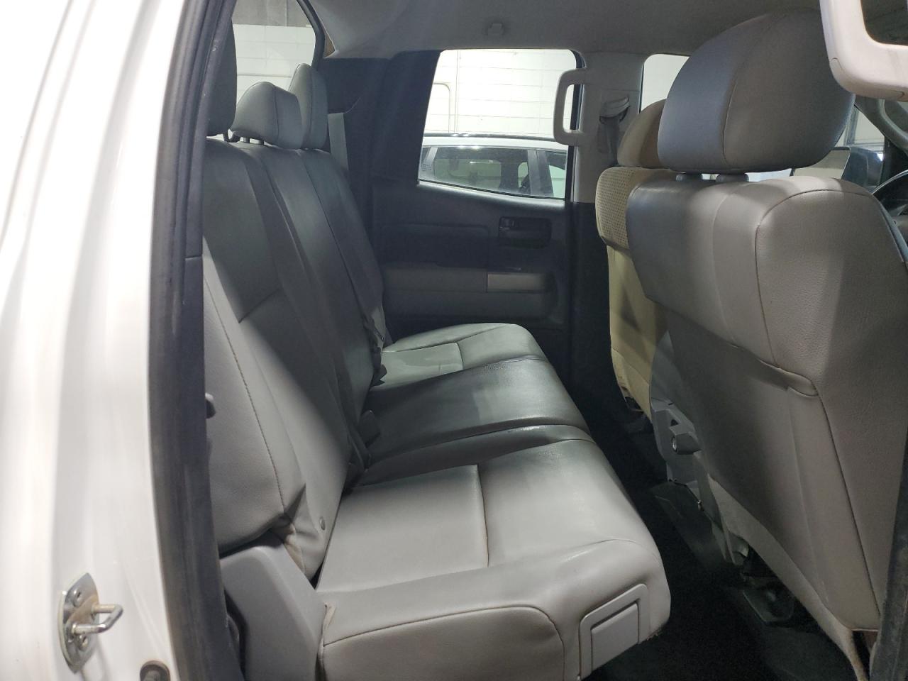 2010 Toyota Tundra Double Cab Sr5 VIN: 5TFUM5F19AX010232 Lot: 55364055