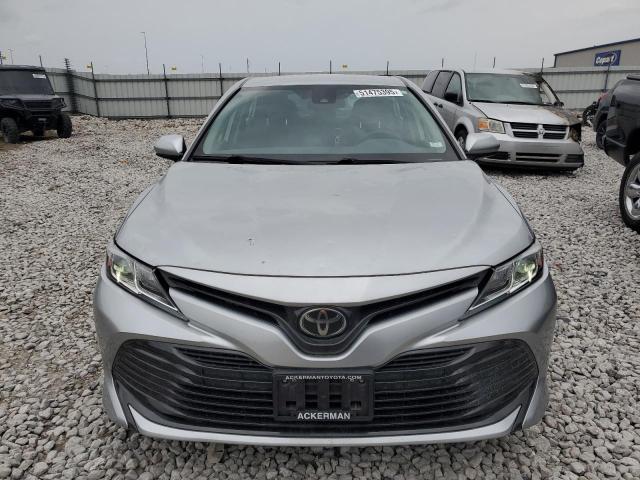  TOYOTA CAMRY 2020 Srebrny
