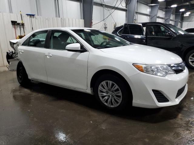  TOYOTA CAMRY 2014 Белы