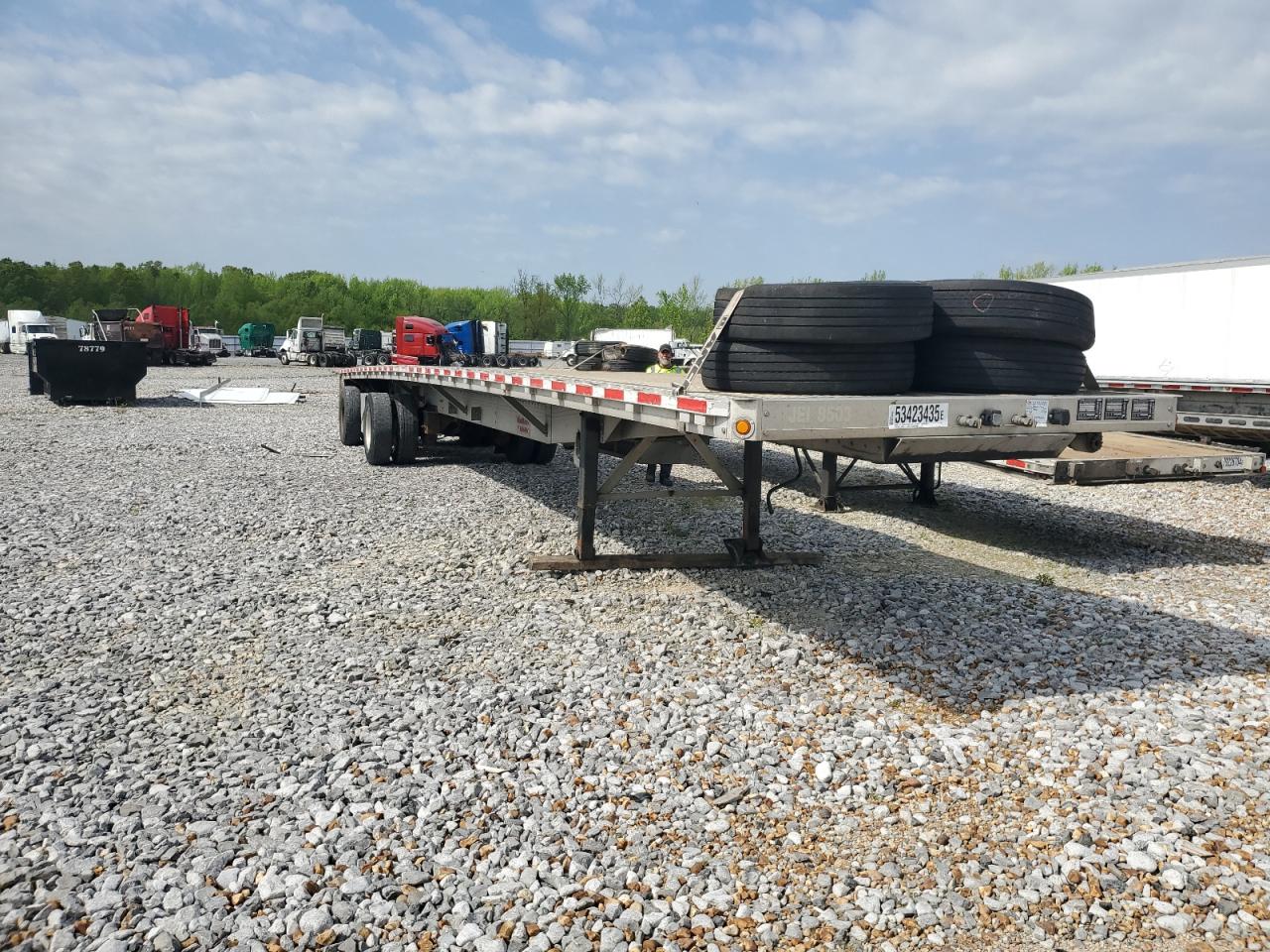 2007 Reitnouer Flatbed Trailer იყიდება Memphis-ში, TN - Side