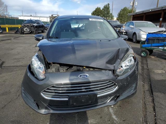 Hatchbacks FORD FIESTA 2015 Szary