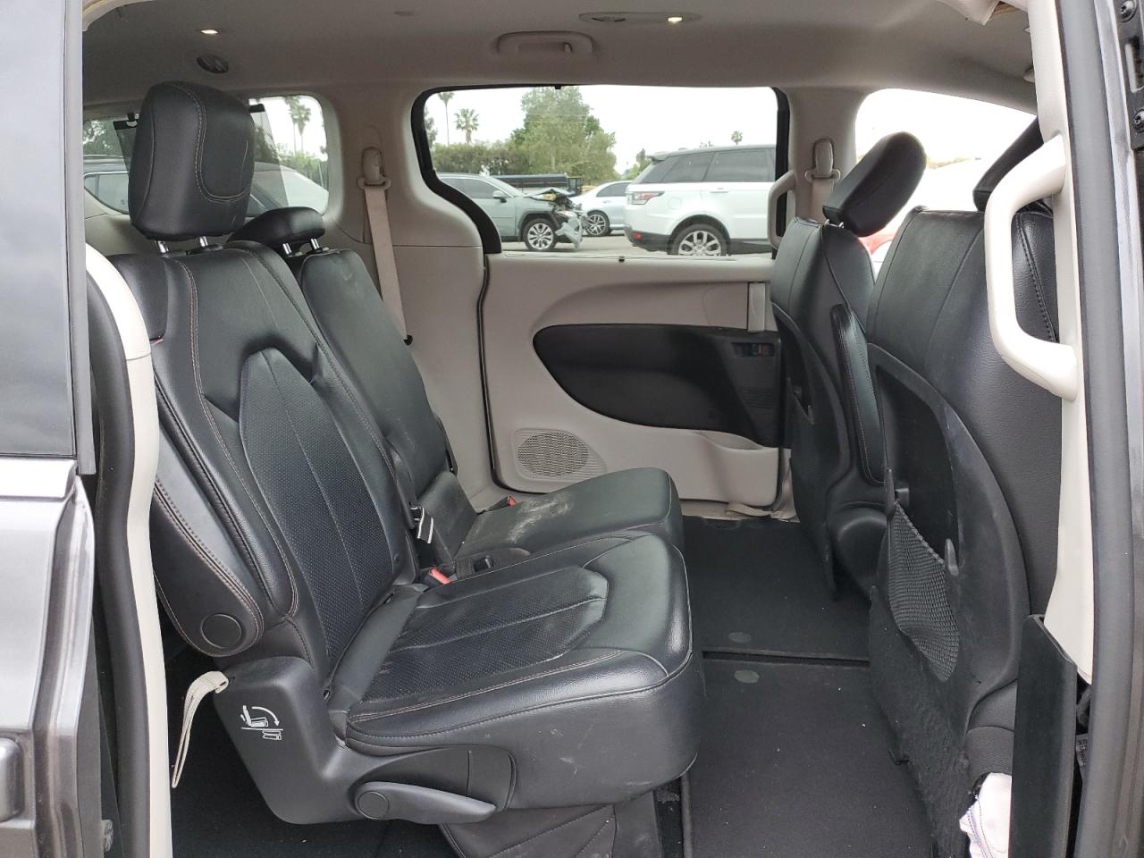 2019 Chrysler Pacifica Touring L VIN: 2C4RC1BG2KR627886 Lot: 53646945