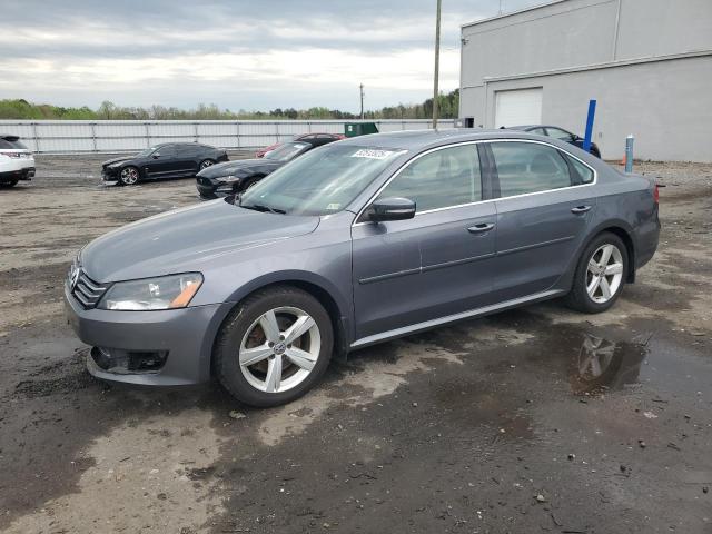Sedans VOLKSWAGEN PASSAT 2013 Szary