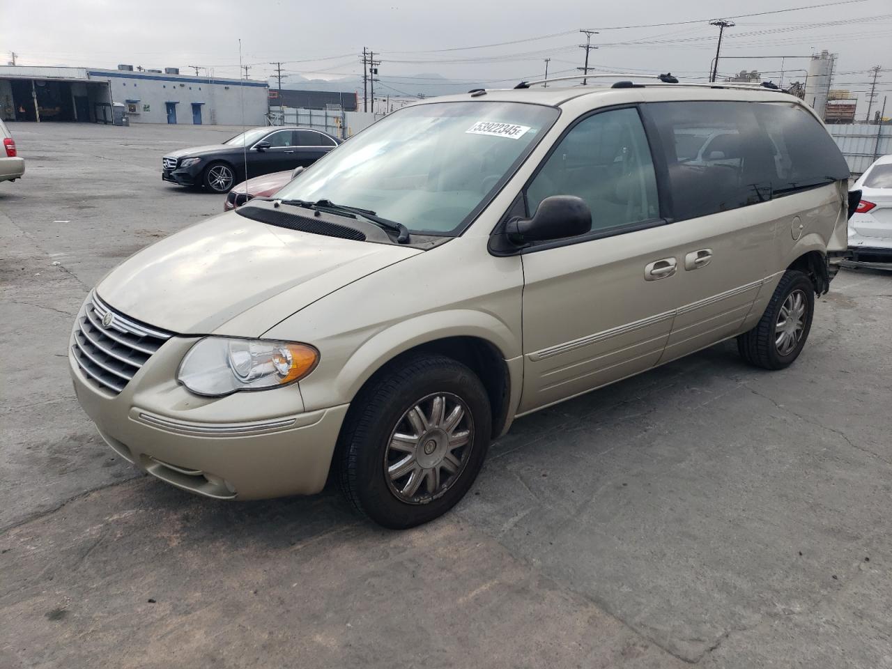2006 Chrysler Town & Country Limited იყიდება Sun Valley-ში, CA - Rear End