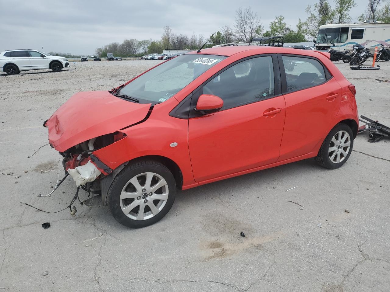 2013 Mazda Mazda2  na sprzedaż w Bridgeton, MO - Front End