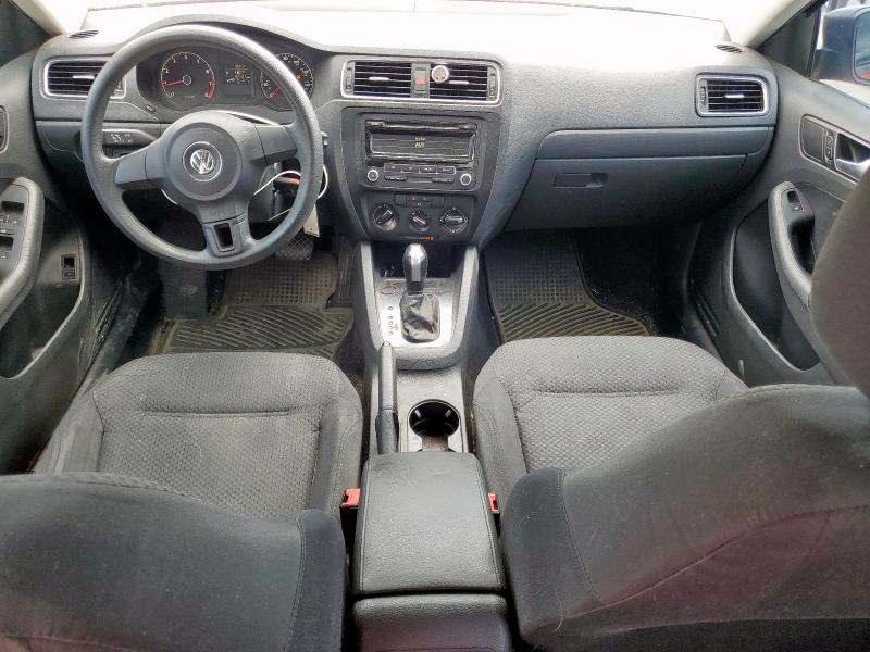  VOLKSWAGEN JETTA 2014 Красный