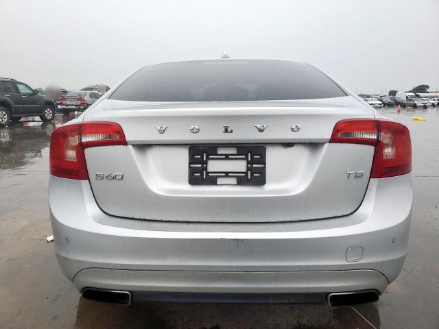 Sedans VOLVO S60 2015 Srebrny