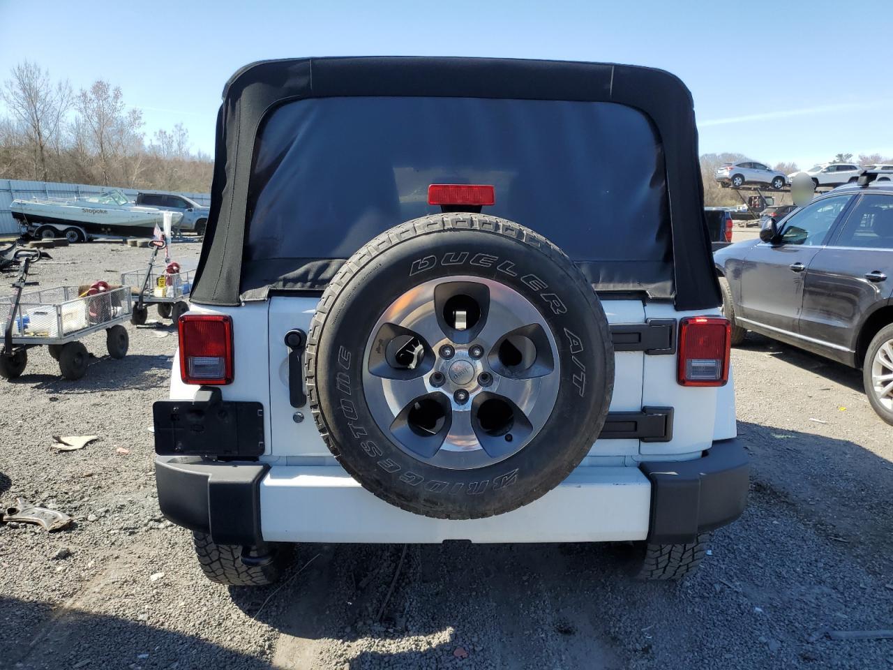 1C4BJWEG8GL126100 2016 Jeep Wrangler Unlimited Sahara