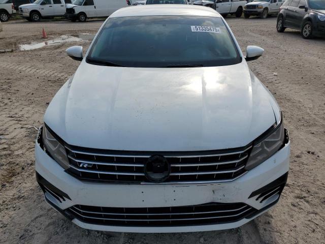  VOLKSWAGEN PASSAT 2018 Biały