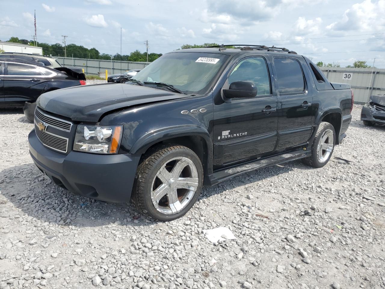 2007 Chevrolet Avalanche C1500 for Sale in Montgomery, AL - Side