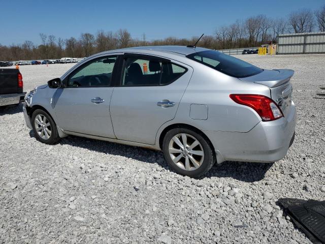  NISSAN VERSA 2015 Srebrny