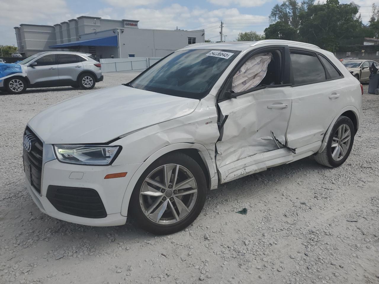 2018 Audi Q3 Premium იყიდება Opa Locka-ში, FL - Side